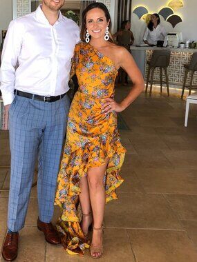 Bronx & Banco Hanna One-Shoulder Ruffle Gown 4 Small | GOLDEN STATEMENT DRESS💛